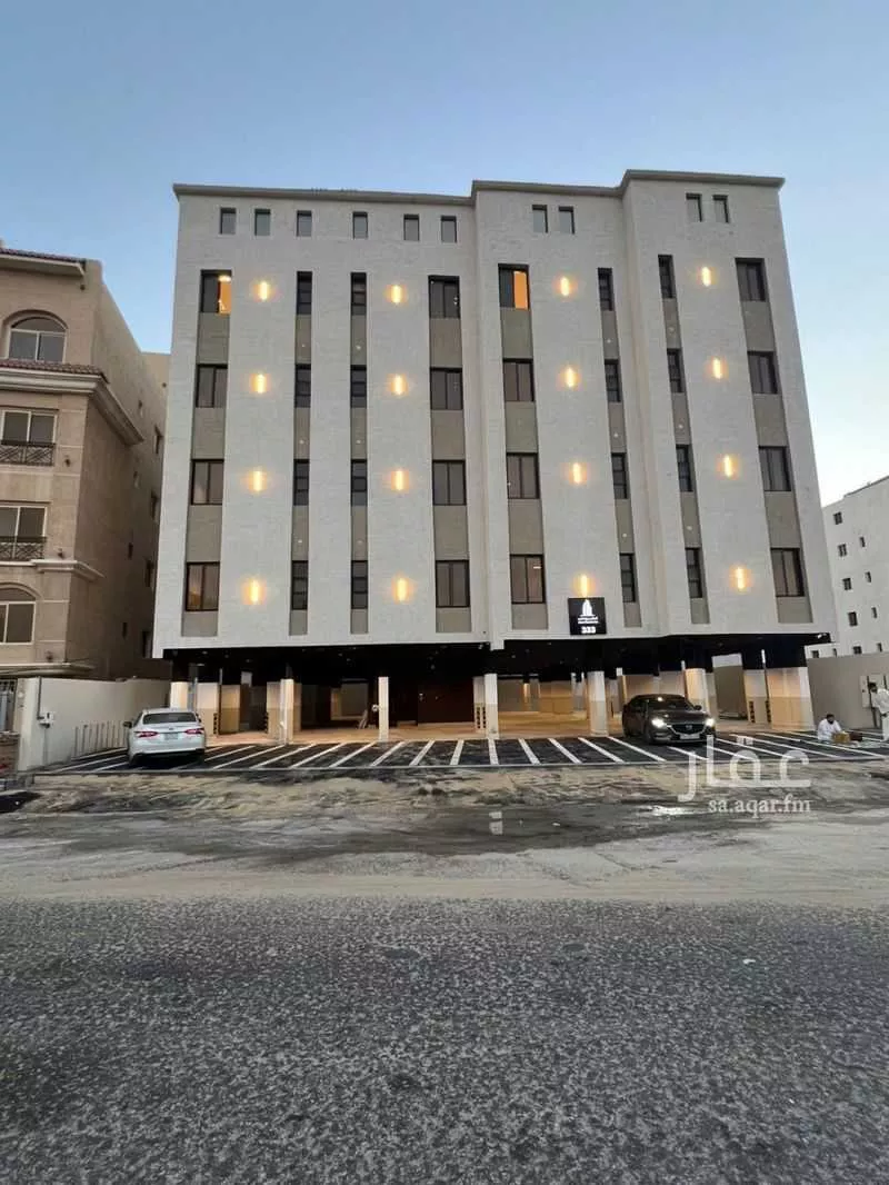 شقة 4 غرف في الحمرا 5