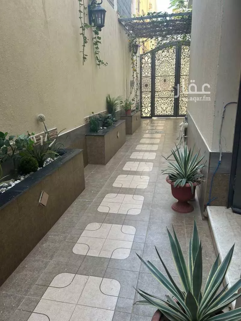 فيلا 12 غرف في الصالحية 4