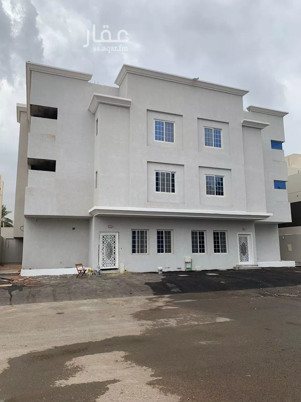 عمارة 295 م² في ذو الحليفة 3