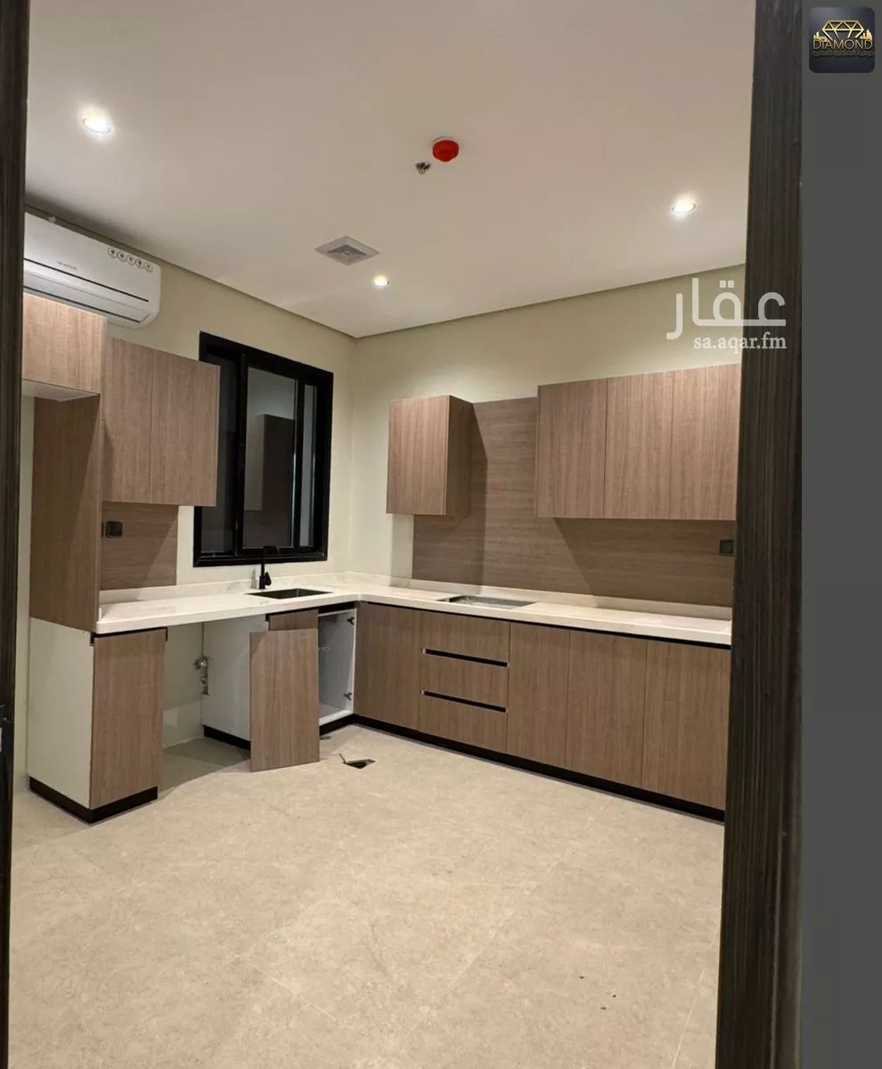 شقة 4 غرف في الحمرا 5