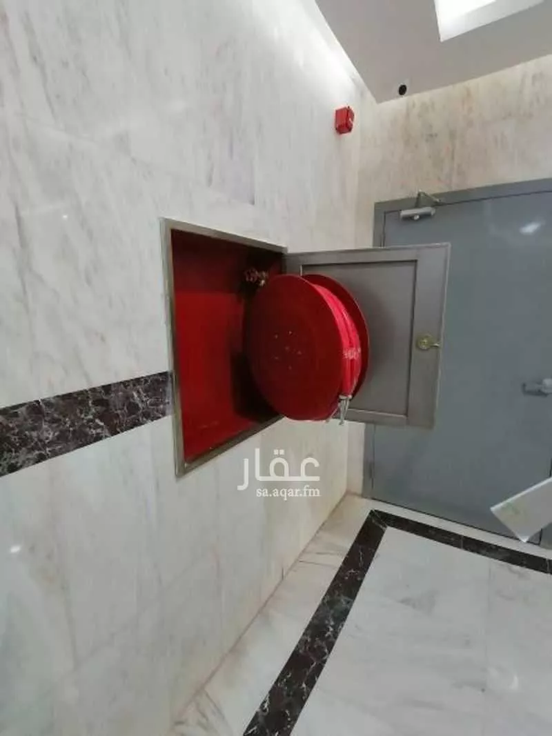 عمارة 1500 م² في الربيع 4