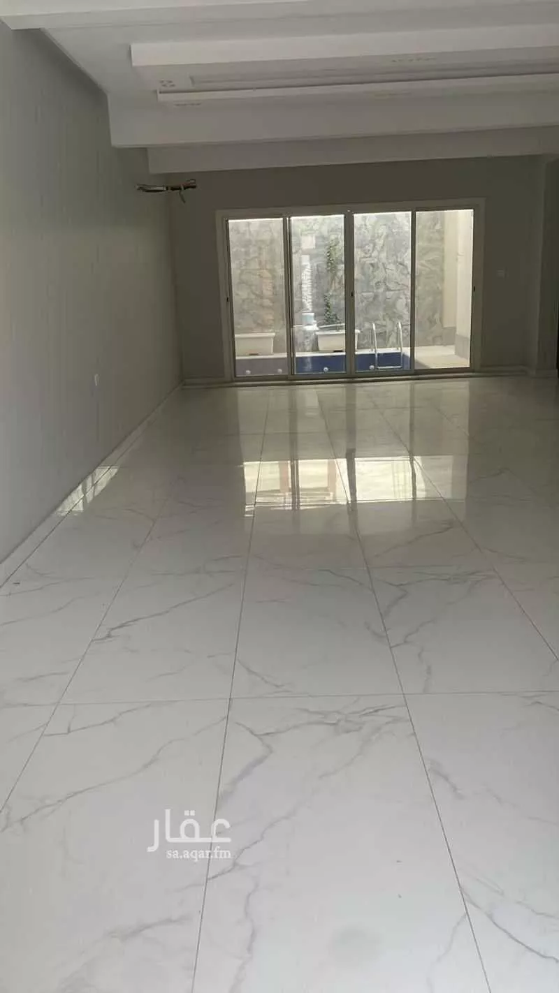 فيلا 7 غرف في طيبة 5