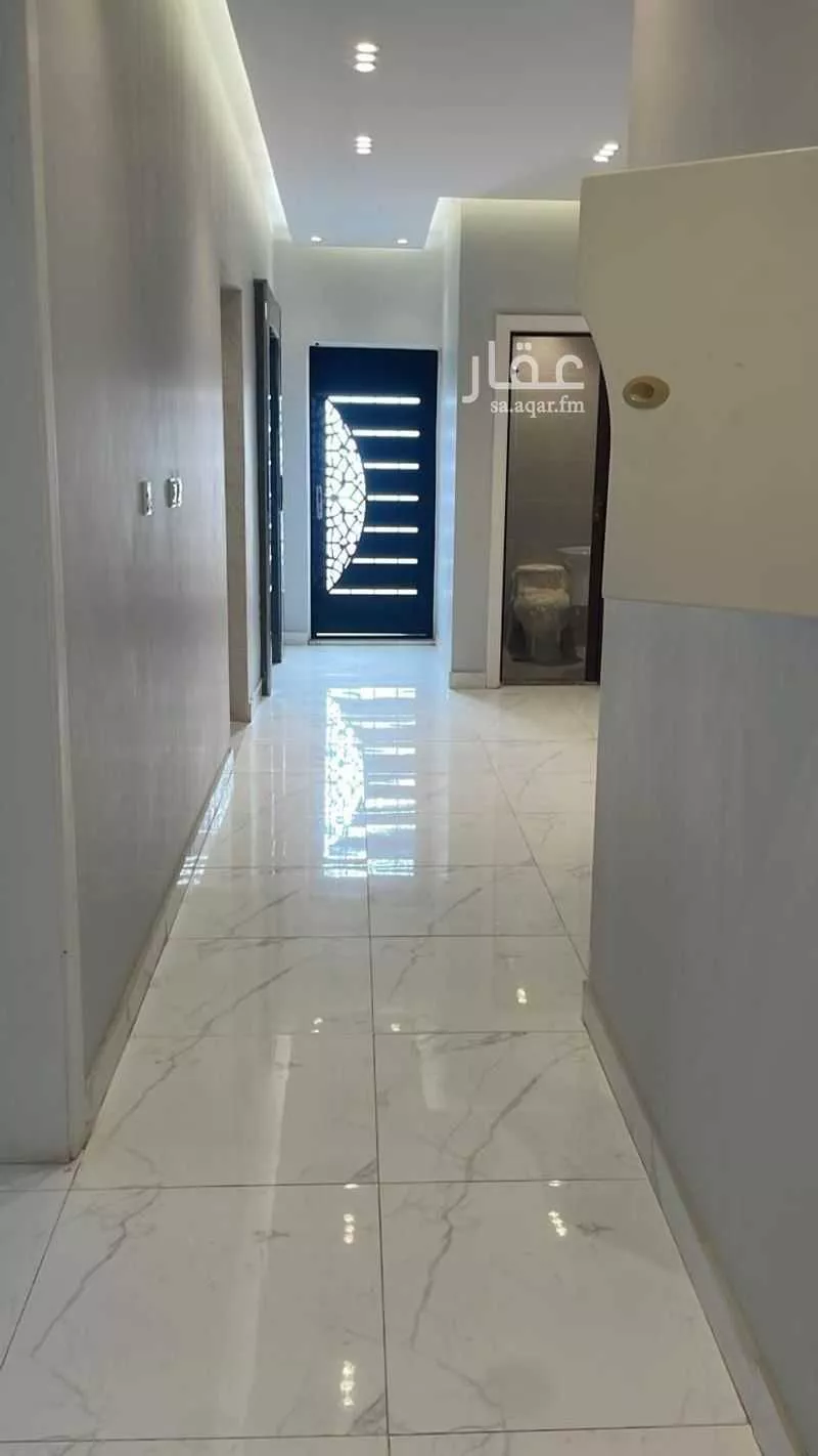 فيلا 7 غرف في طيبة 4