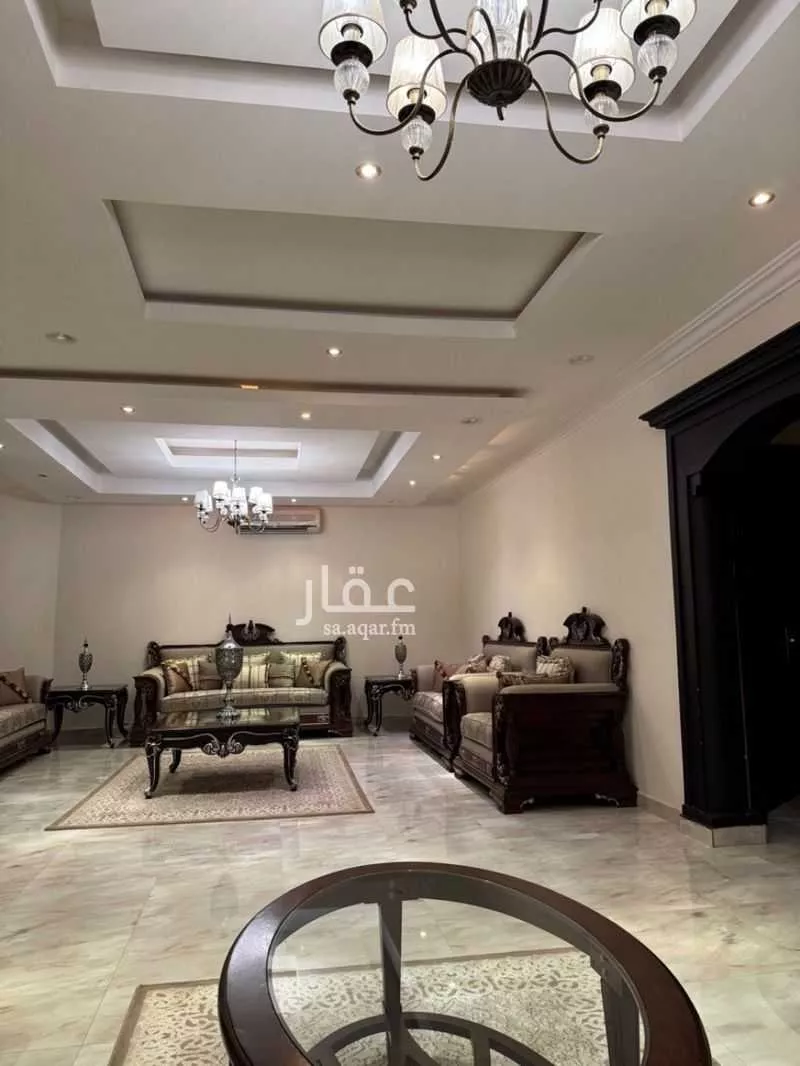 فيلا 7 غرف في عرقة 4