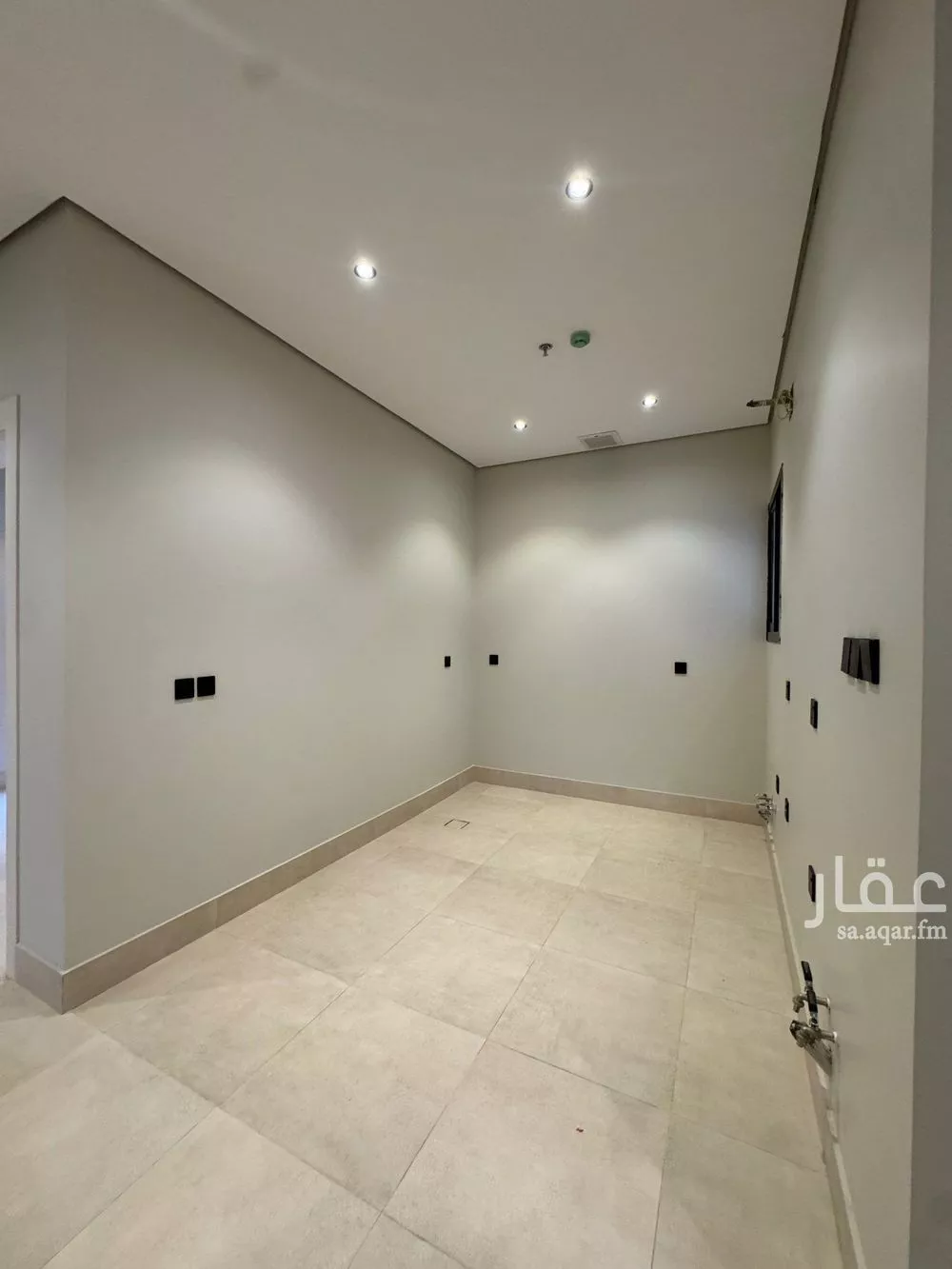 شقة 3 غرف في العارض 4