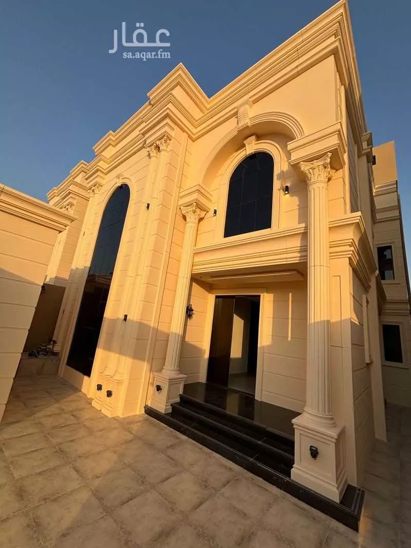 فيلا 8 غرف في الملك فهد 3