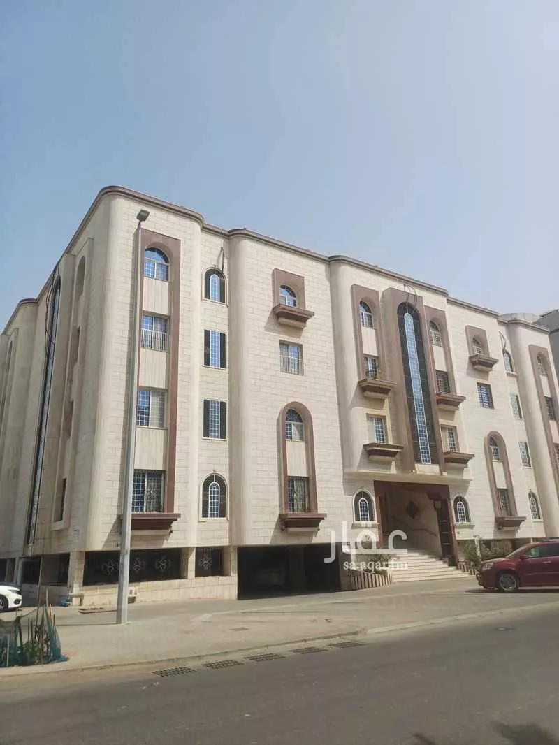 عمارة 2270 م² في الحمراء 2