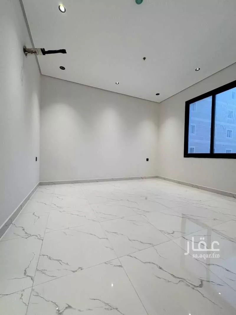 شقة 5 غرف في الحمرا 1