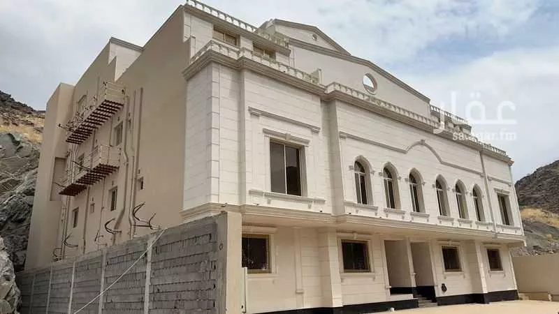 عمارة 900 م² في العوالي 3