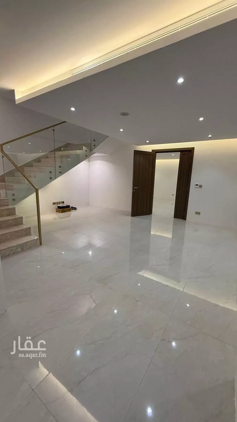 فيلا 10 غرف في الرمال 3