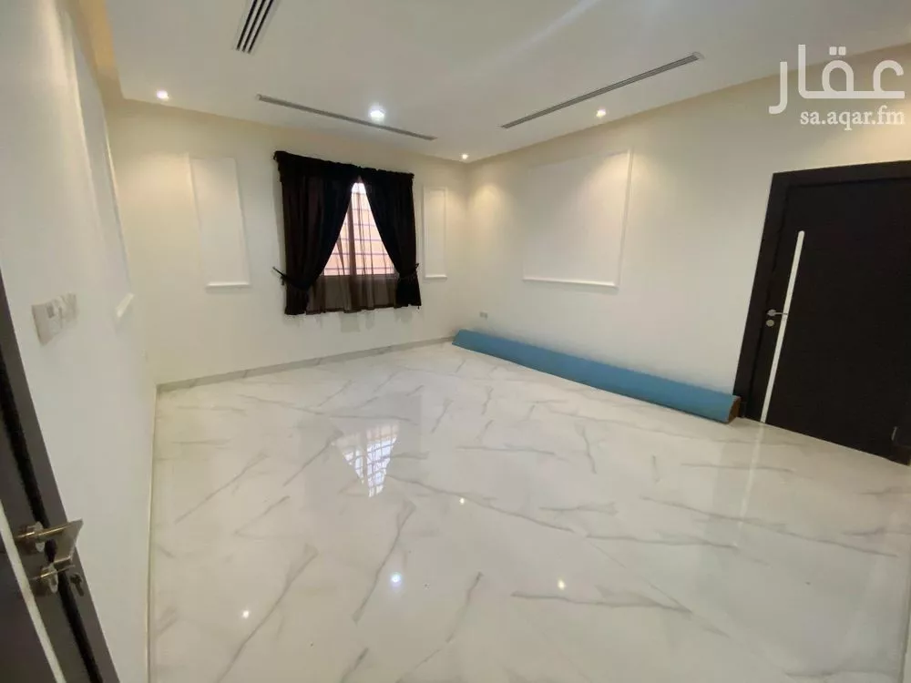 فيلا 6 غرف في النرجس 4