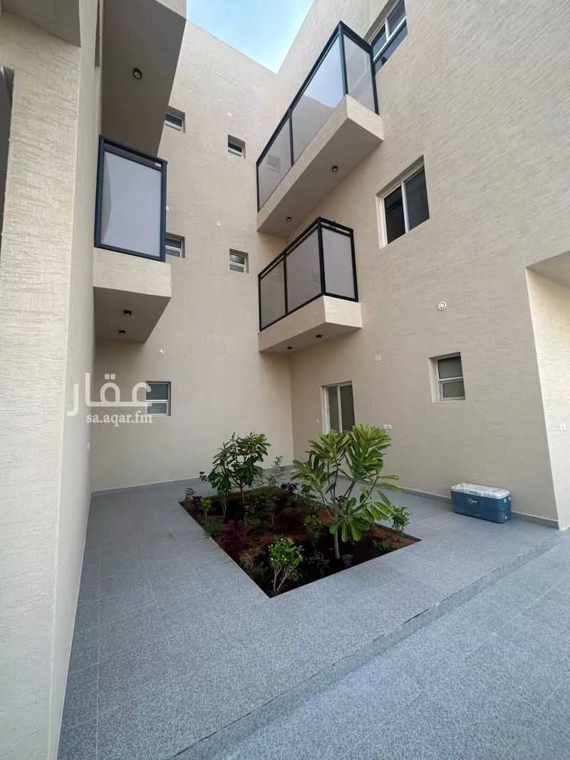 400 sqm building in Al Mahdiyyah 3