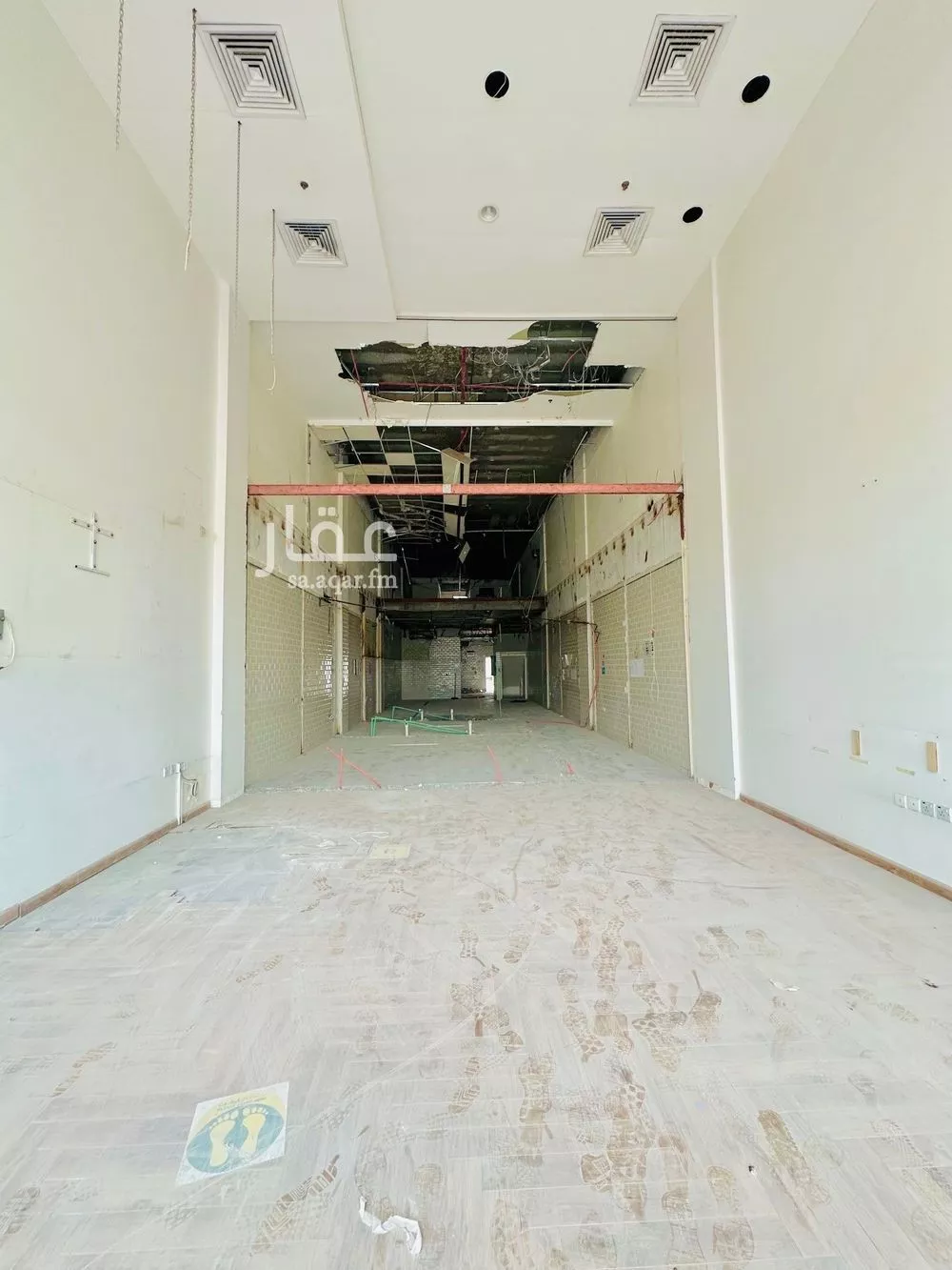 265 sqm shop in Al Bandariyah 4