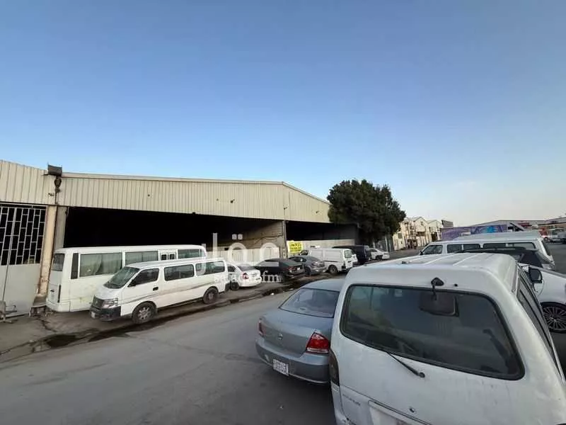 1 bedroom warehouse in Al Masani, Riyadh 5