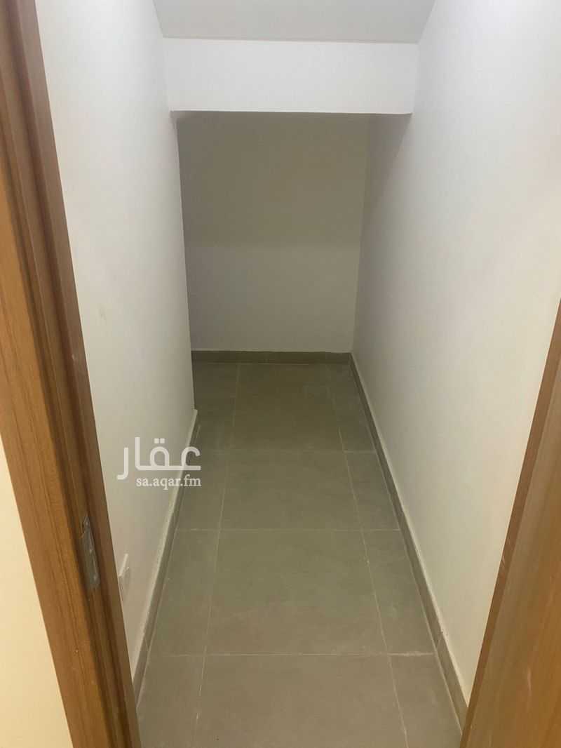 8 bedroom villa in Al Aridh, Riyadh 14