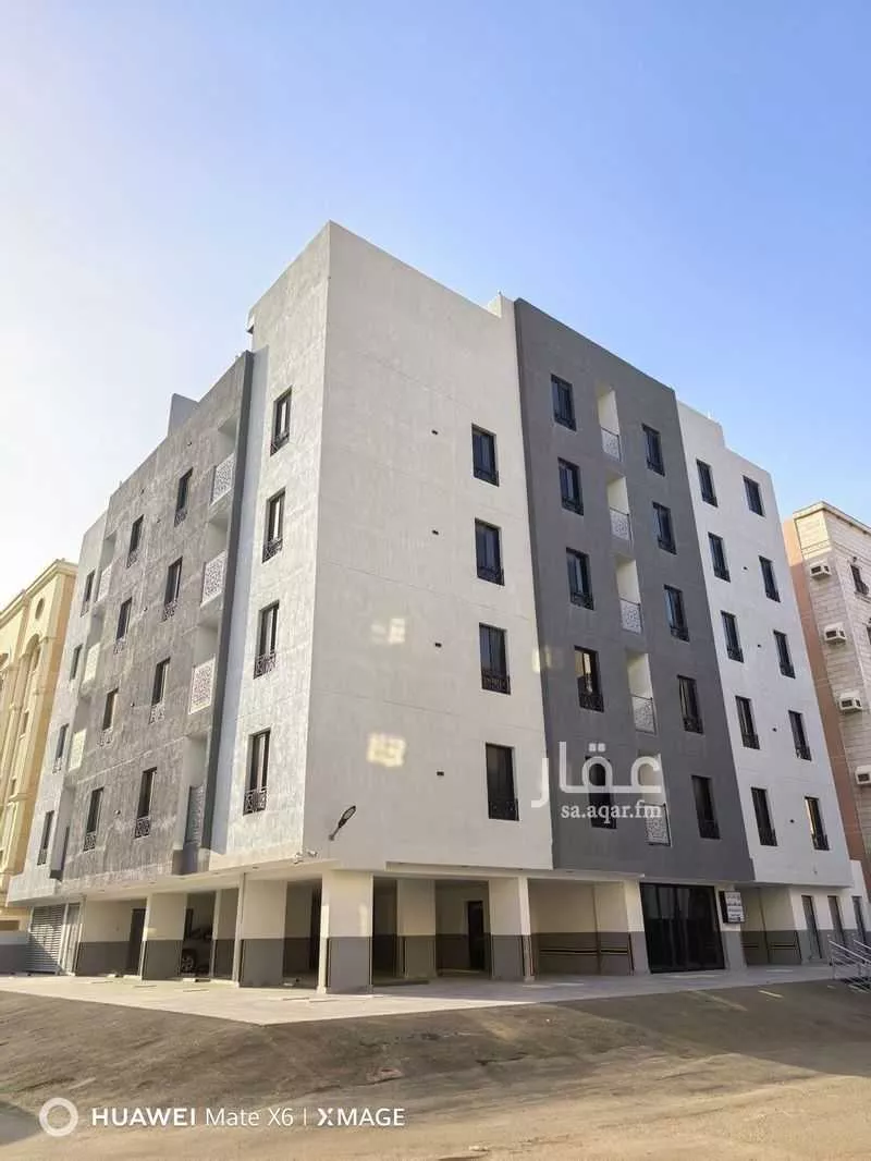 221 sqm building in Al Manar 3