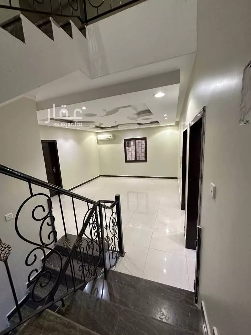 فيلا 6 غرف في طيبة 1