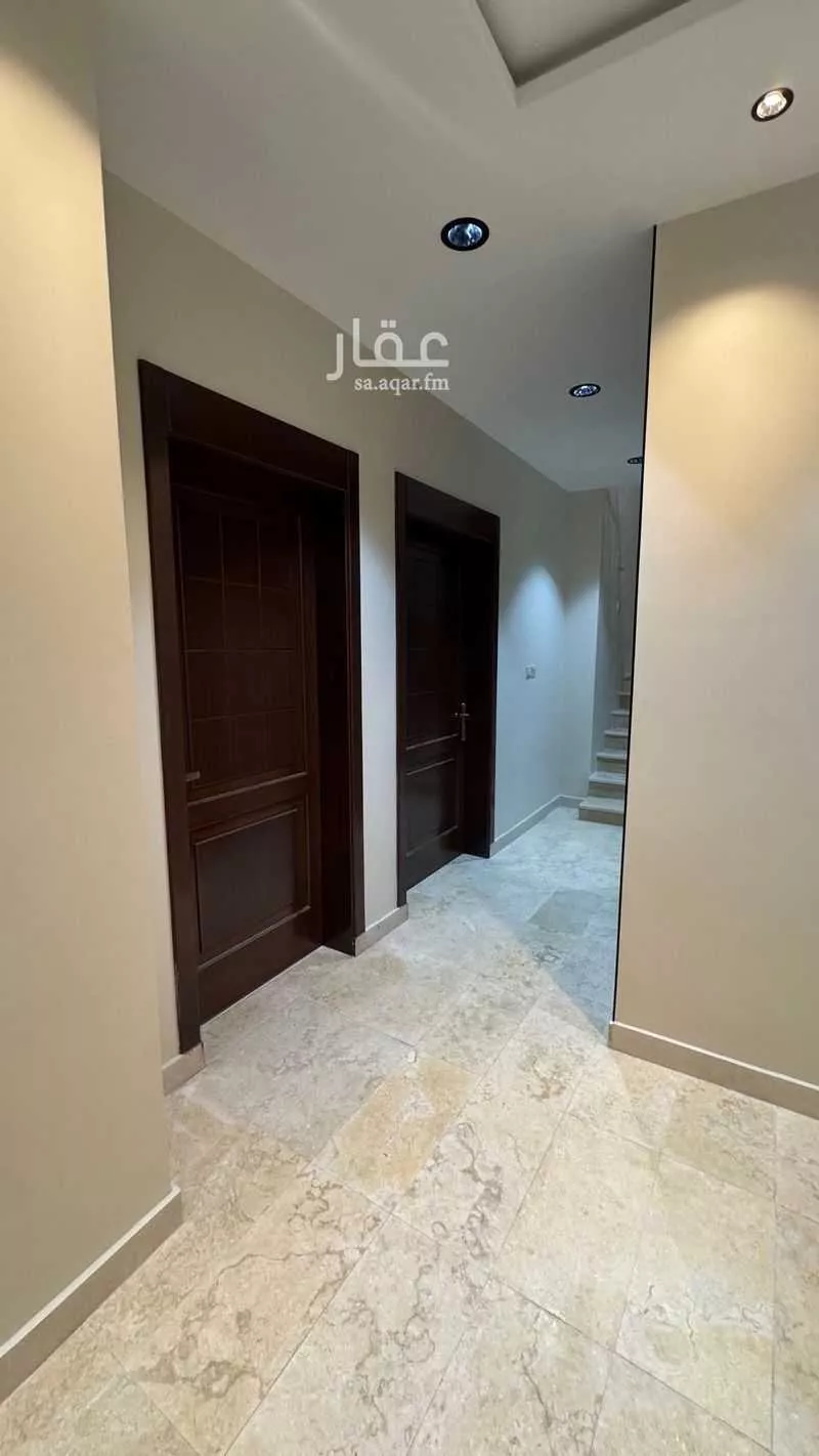 فيلا 6 غرف في الملك فهد 5