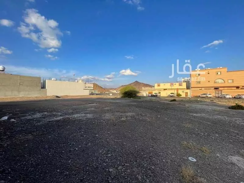 أرض 654 م² في السكة الحديدية 1