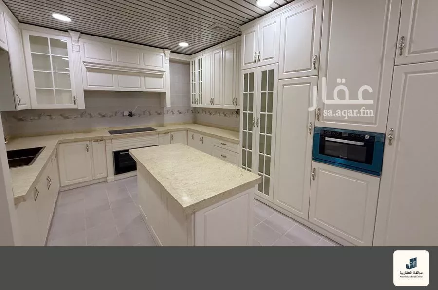 فيلا 5 غرف في العقيق 4