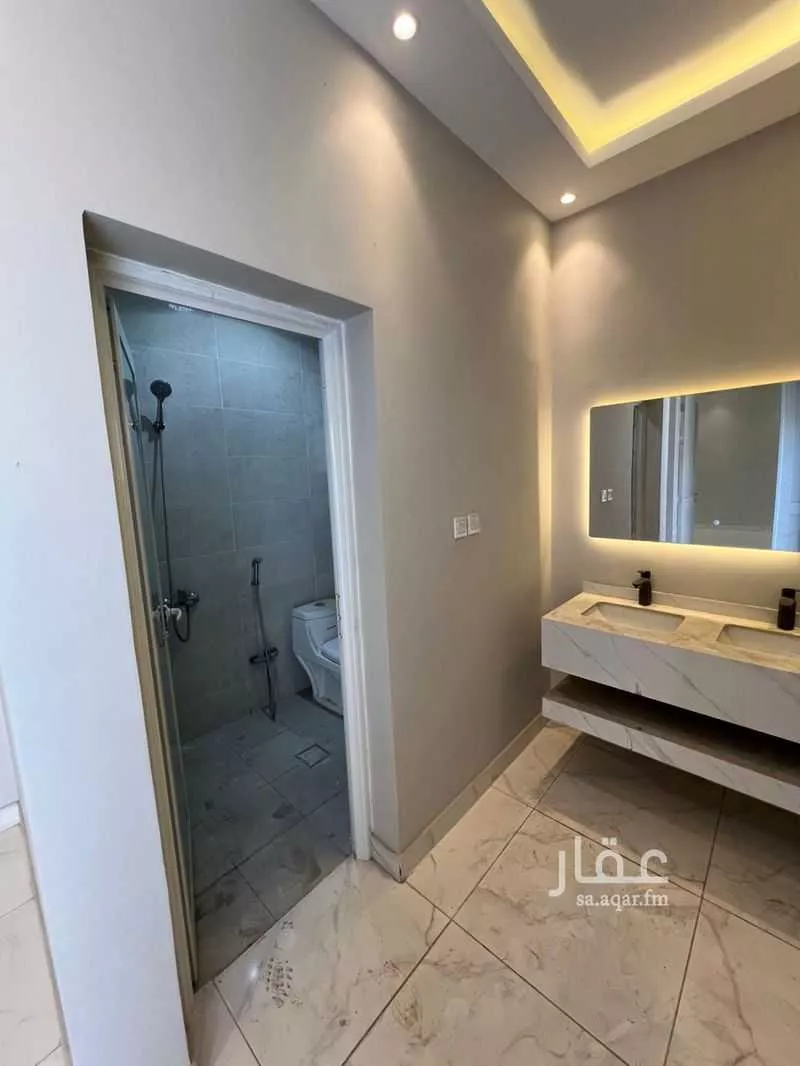 فيلا 5 غرف في الامواج 4