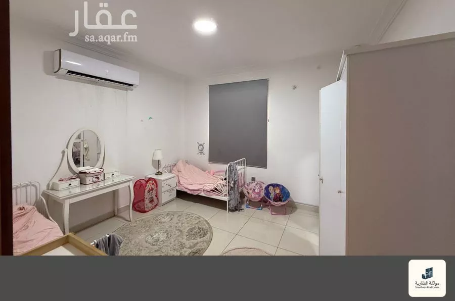 فيلا 5 غرف في الامواج 3