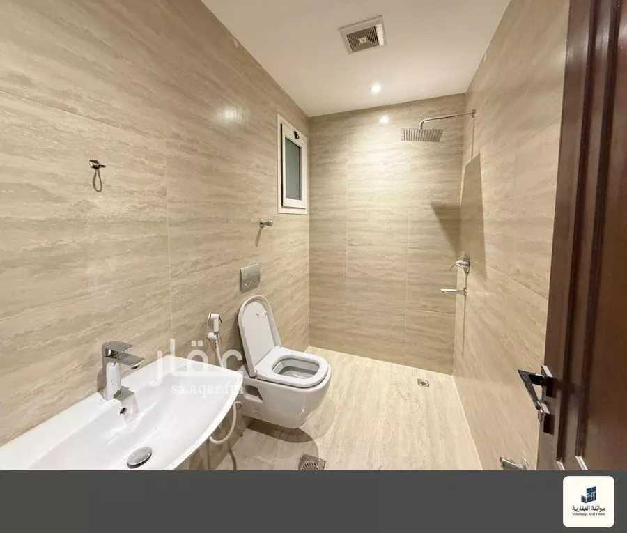 شقة 3 غرف في الحمرا 4