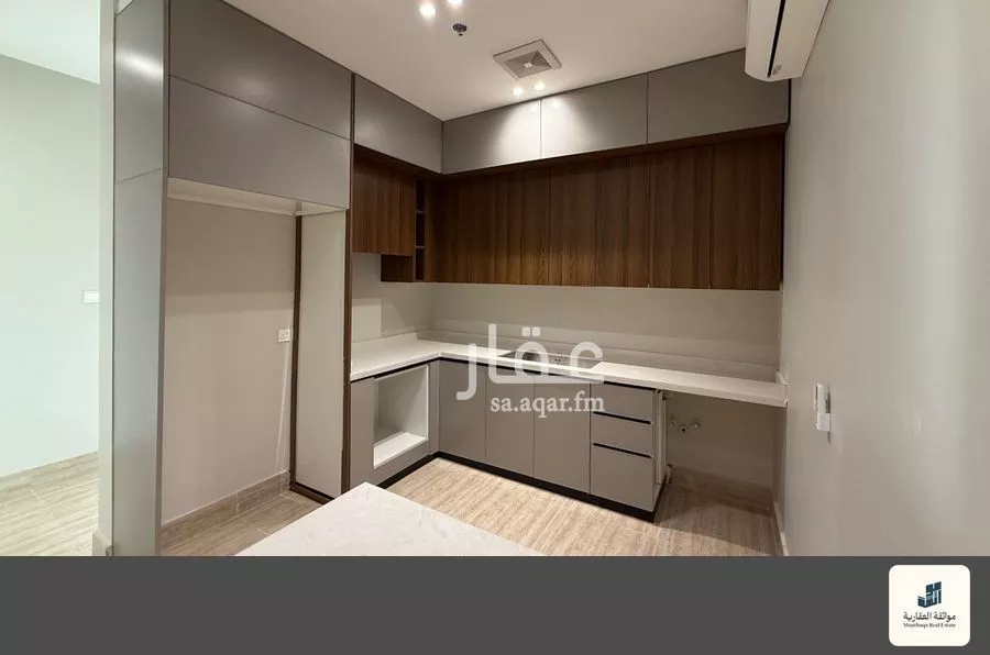 شقة 3 غرف في الحمرا 4