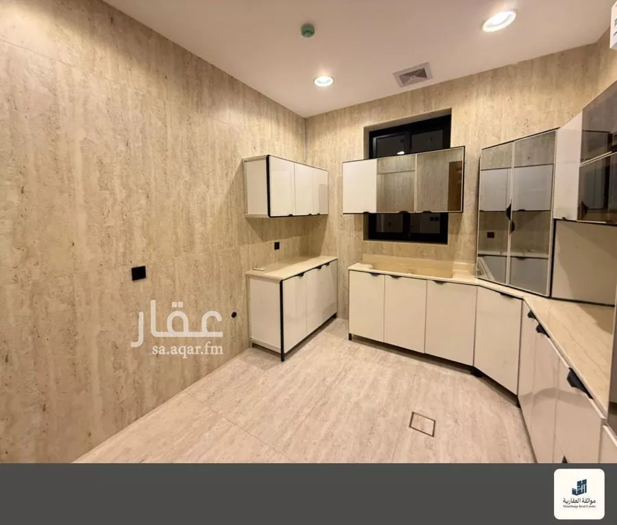 شقة 3 غرف في الحمرا 4