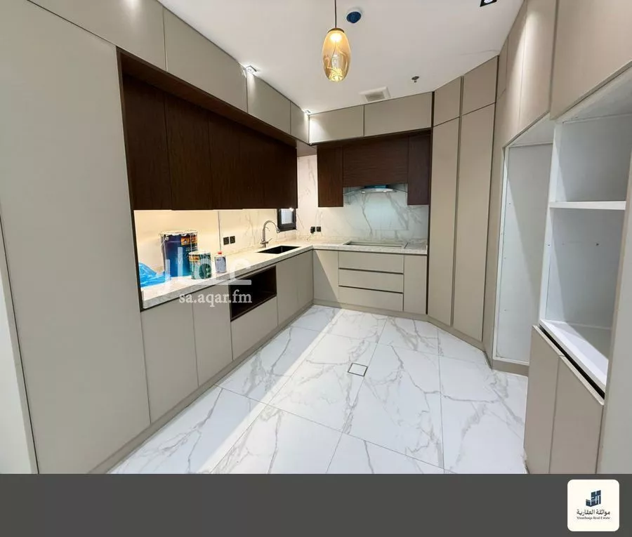 شقة 3 غرف في الحمرا 5