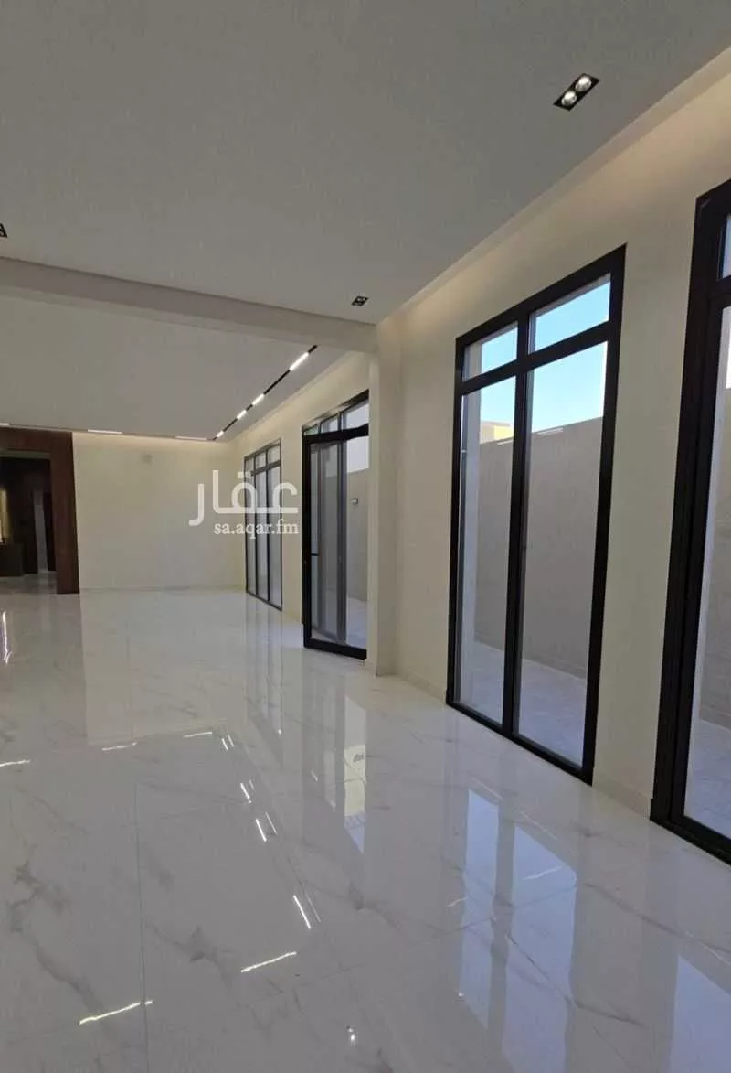 دور 10 غرف في السلام