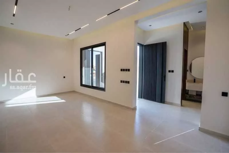 6 bedroom villa in Al Janadriyah 4