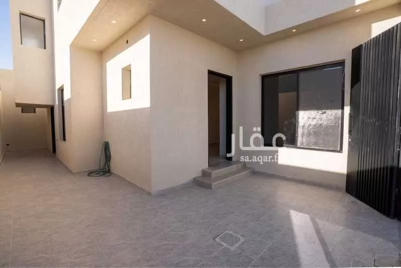 6 bedroom villa in Al Janadriyah 3
