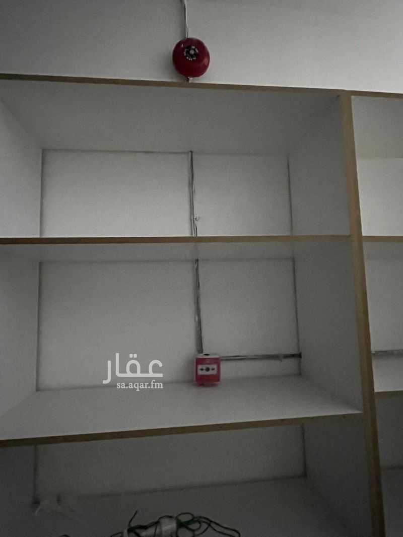 shop in Al Hazm, Riyadh 9