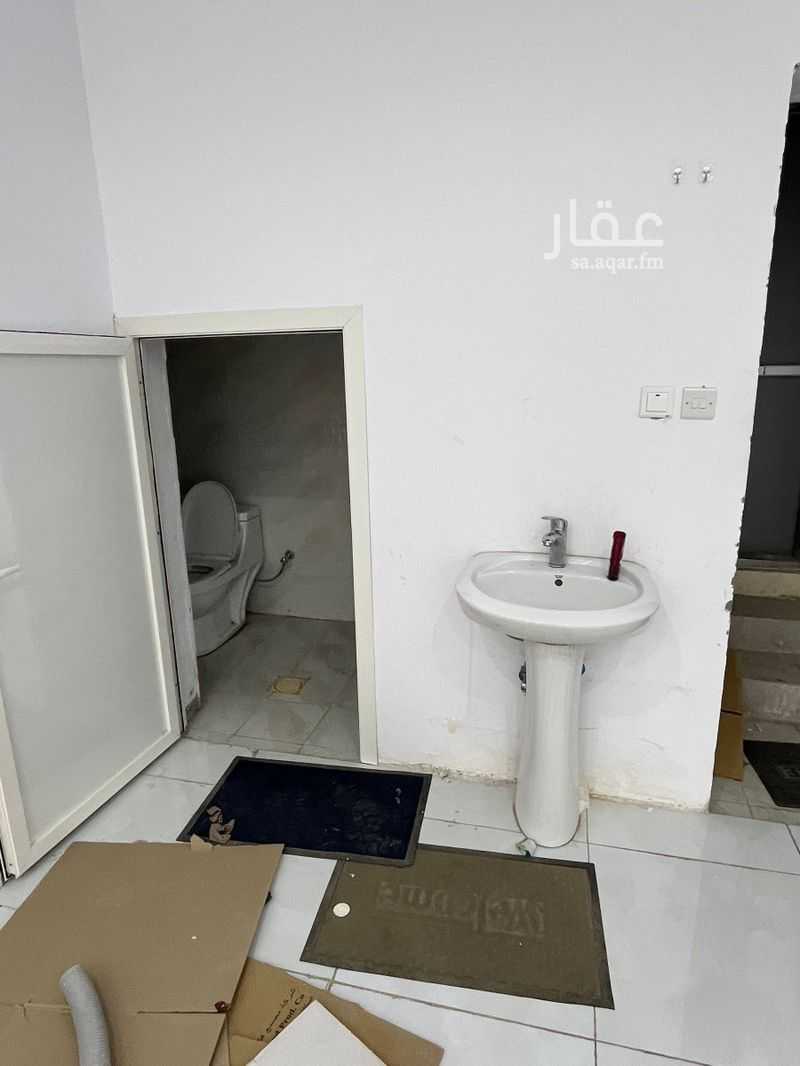shop in Al Hazm, Riyadh 7