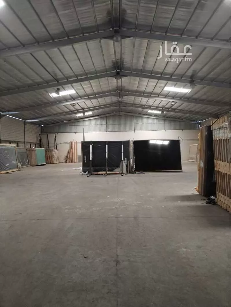 مستودع 1200 م² في الفاروق 2