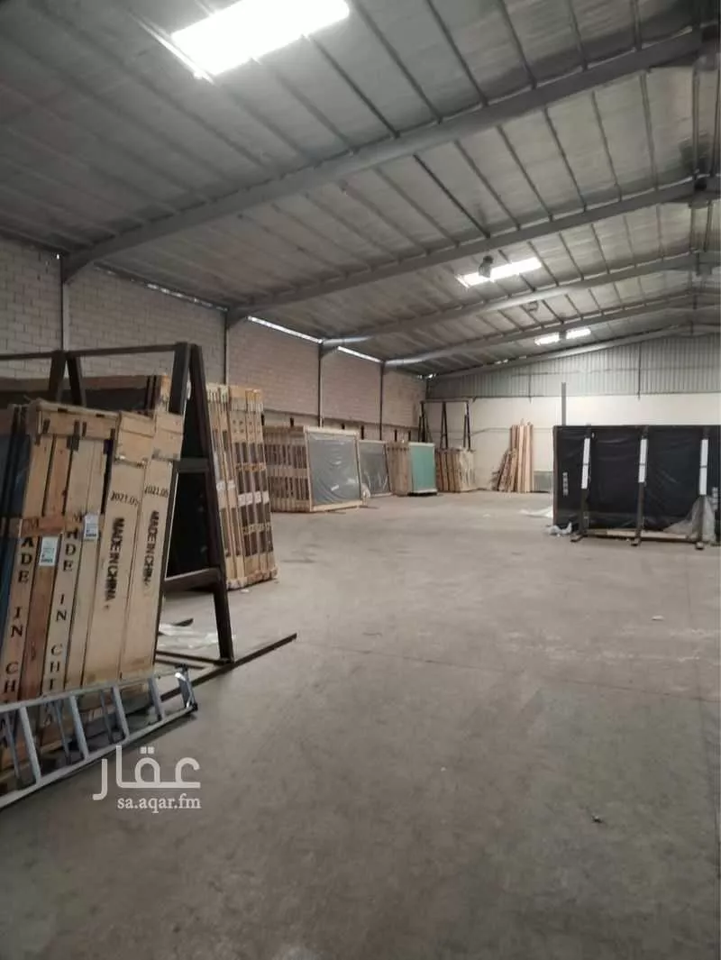 مستودع 1200 م² في الفاروق 1