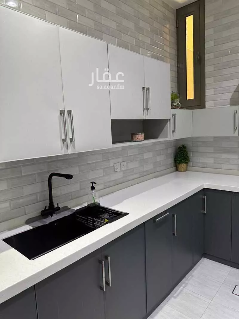 شقة 6 غرف في الملك فيصل 5