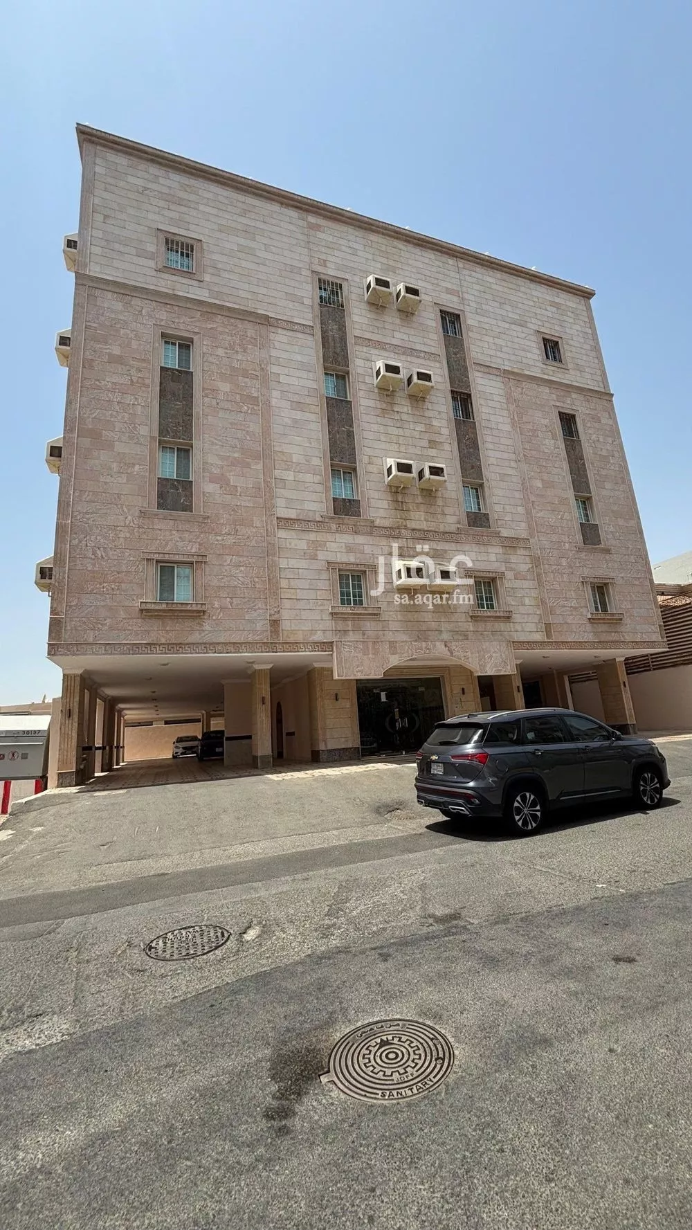 780 sqm building in Al Rabwa 1