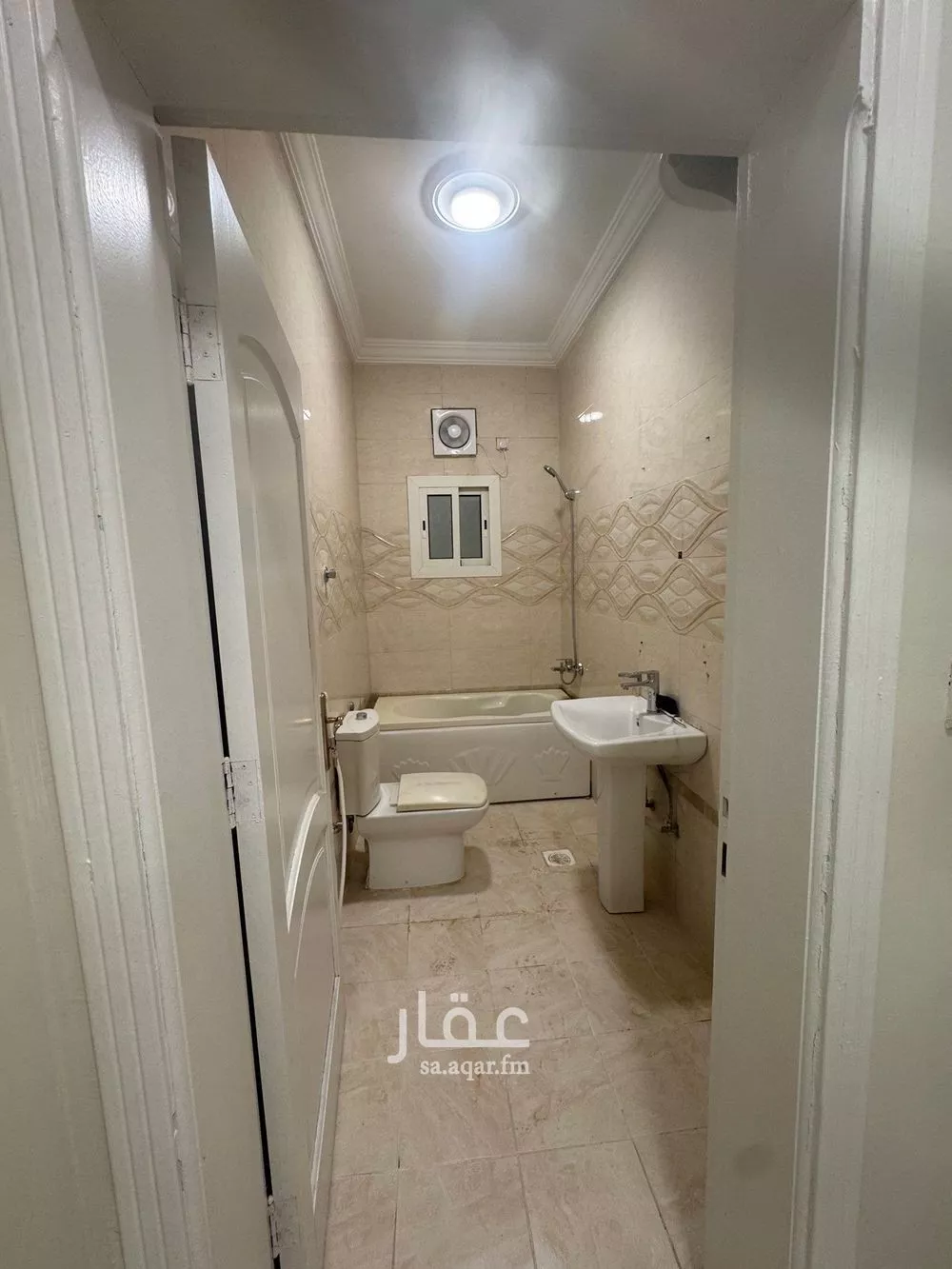 عقار 57 غرف في الربوة، جدة 13