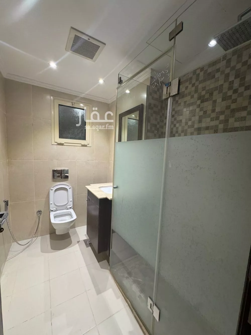 5 bedroom apartment in Al Shati, Jeddah 12