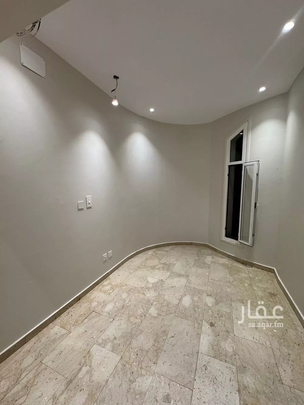 دور 5 غرف في المرجان 3