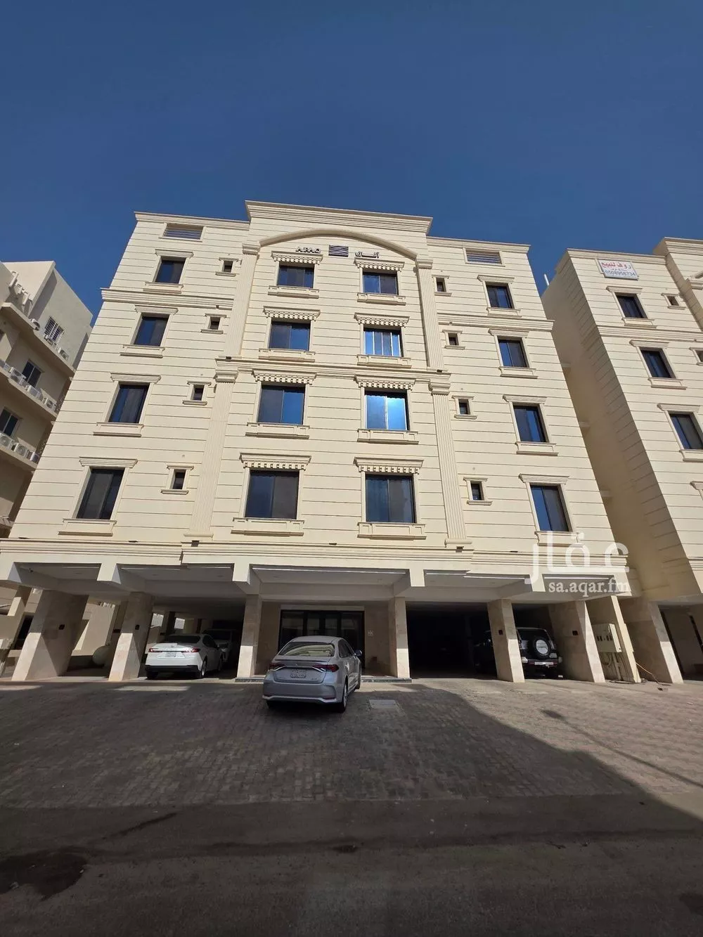 شقة 5 غرف في الواحة