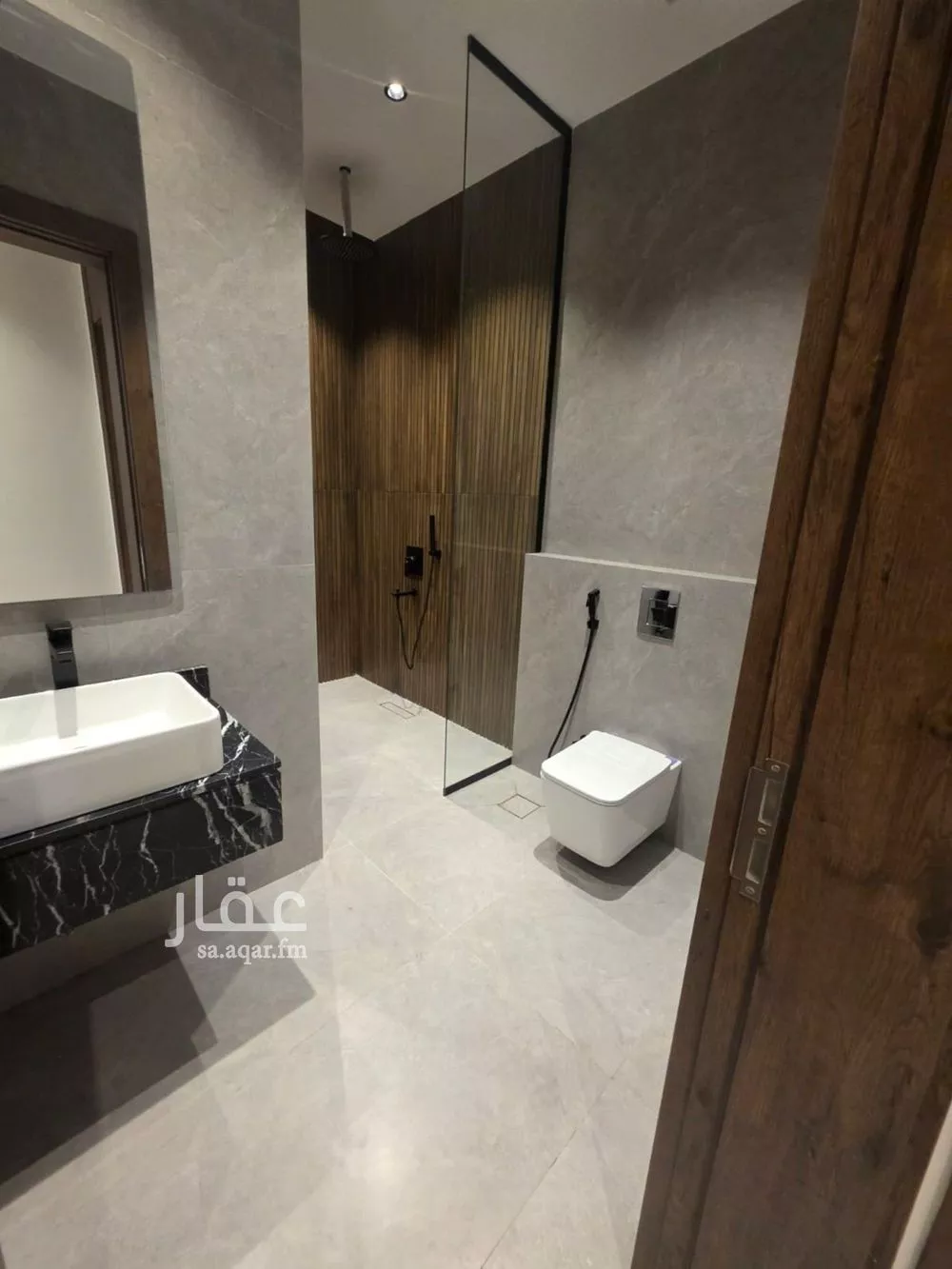 7 bedroom apartment in Al Zahra 1