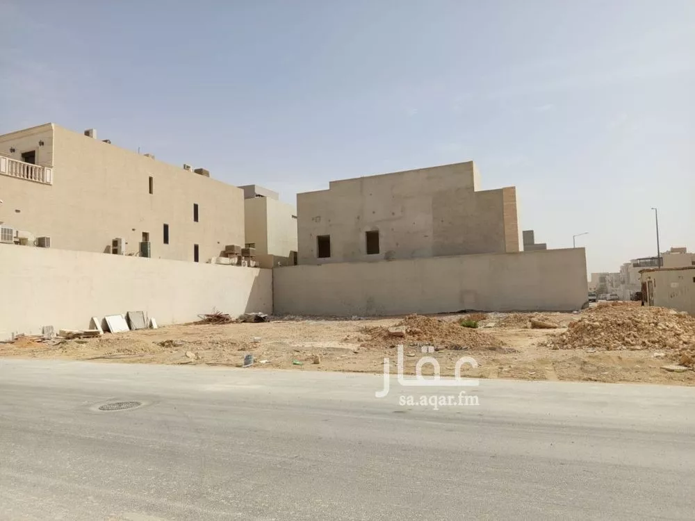880 sqm land in Al Nada 1