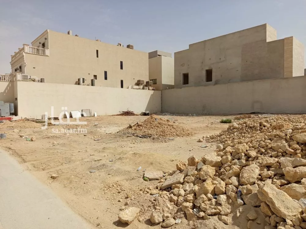 880 sqm land in Al Nada 4