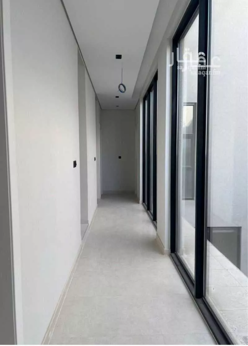 فيلا 4 غرف في العارض 1