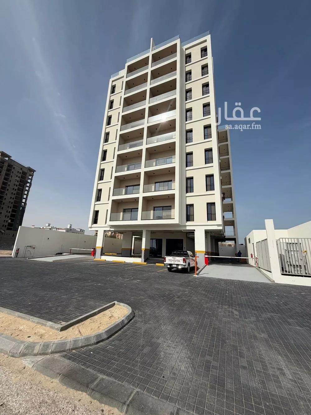 شقة 3 غرف في الحمرا 5