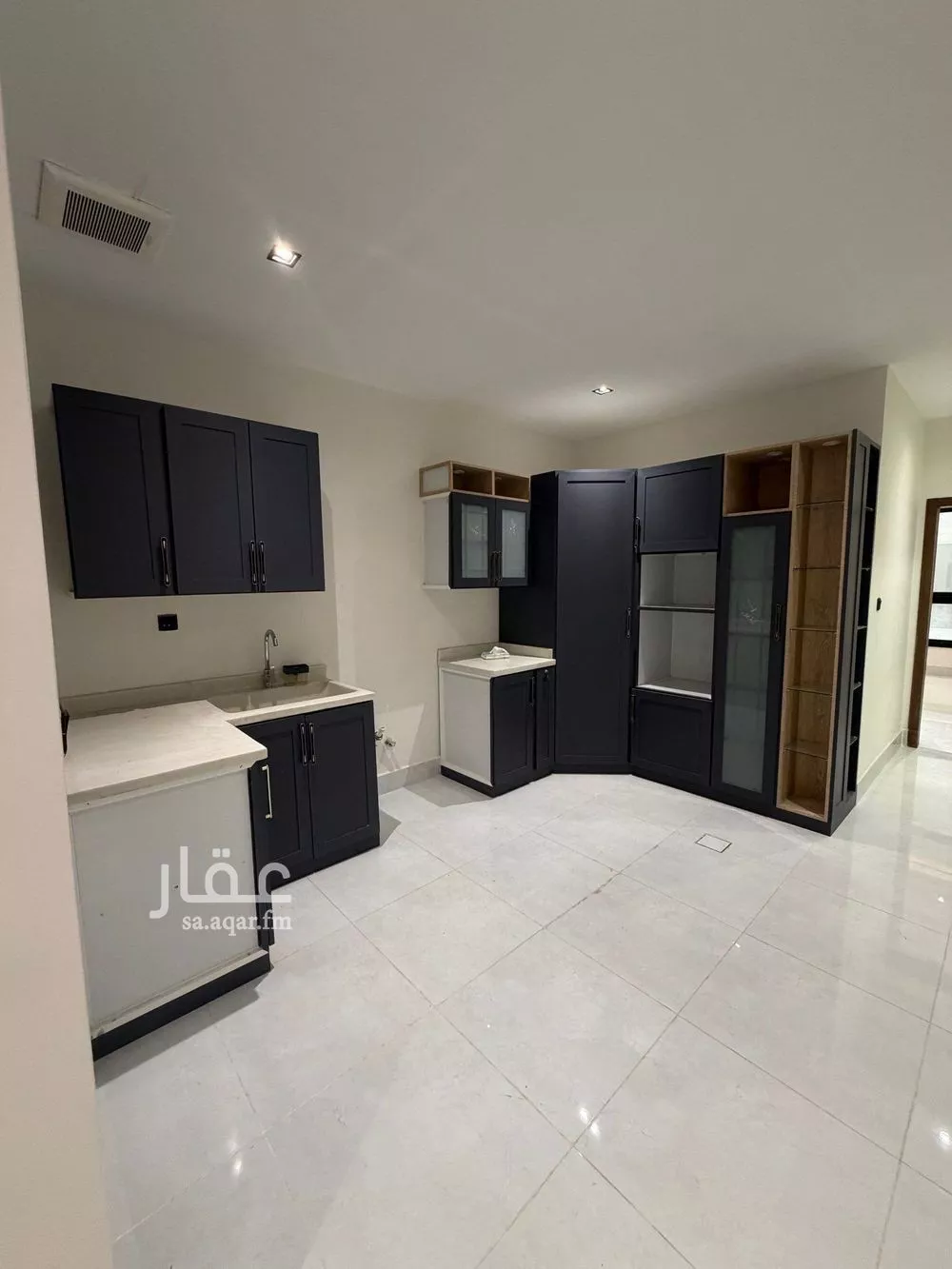 شقة 3 غرف في الحمرا 1