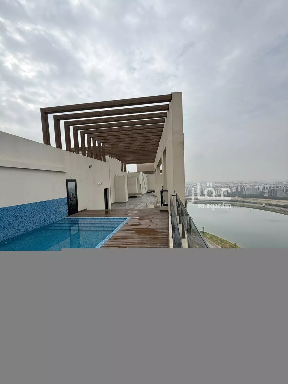 شقة 3 غرف في الحمرا 4